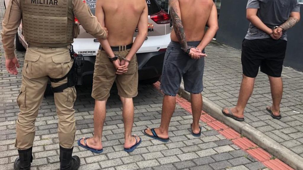 Trio é preso após admitir furto de caminhonete em Bombinhas