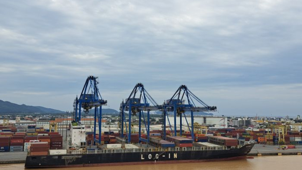 Com investimento de R$ 1 bilhão, Portonave receberá navios gigantes nos próximos anos