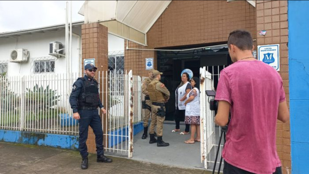 Itajaí vai contratar 245 seguranças armados para proteger escolas e creches