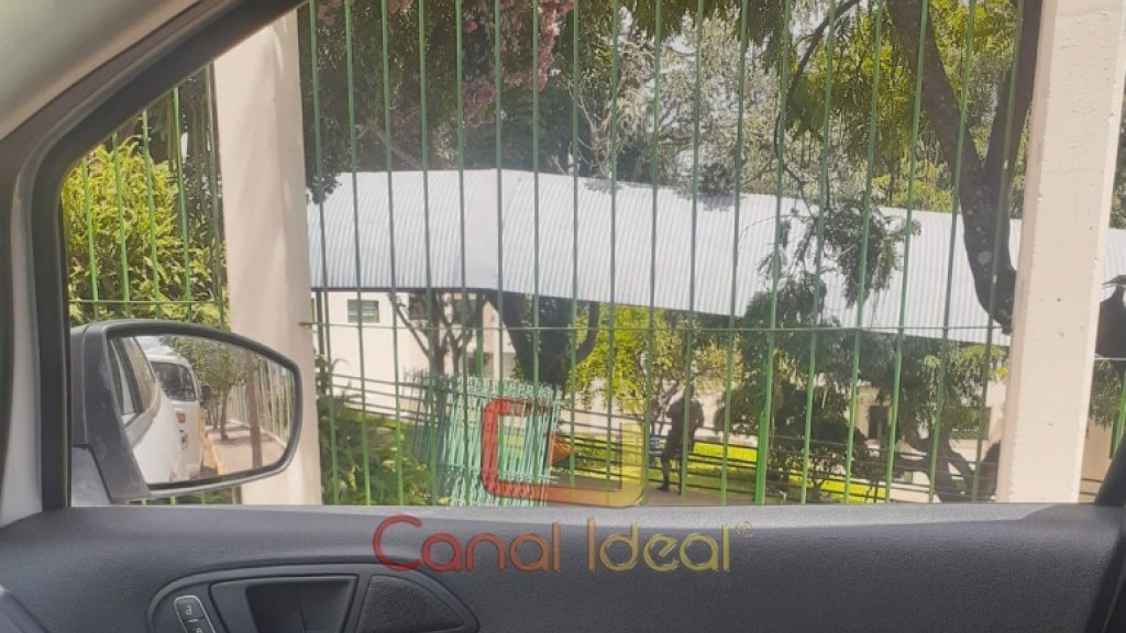 Aluna posta foto de armas e causa pânico em escola de Santa Catarina
