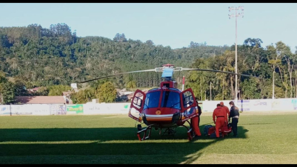 Homem sofre graves ferimentos após queda de rancho no Alto Vale do Itajaí