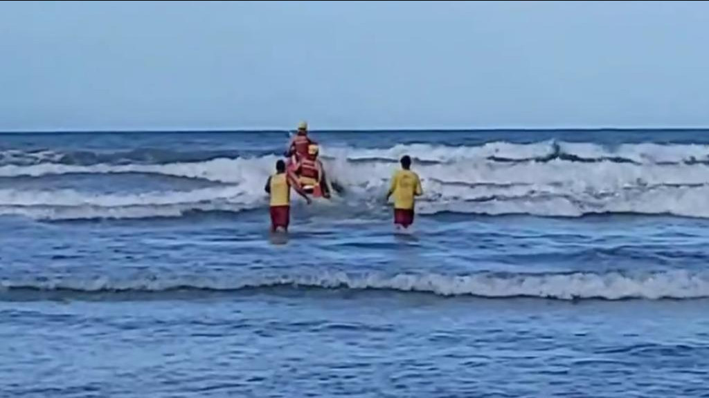 URGENTE: Corpo é encontrado boiando na Meia Praia, em Itapema