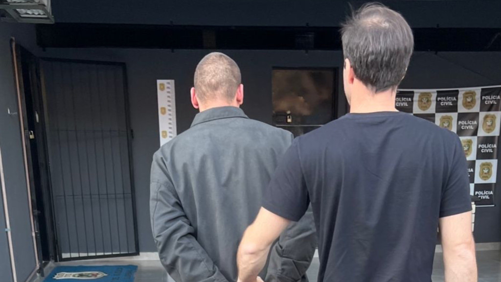 Acusado de assaltar farmácia armado com faca é preso em Blumenau