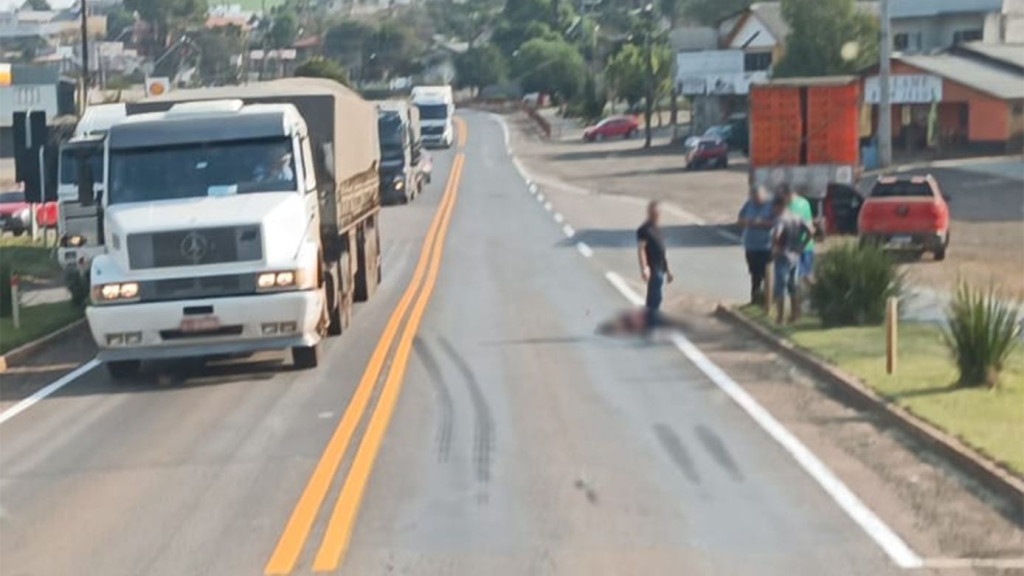 Criança tem cabeça esmagada por caminhão na SC-480