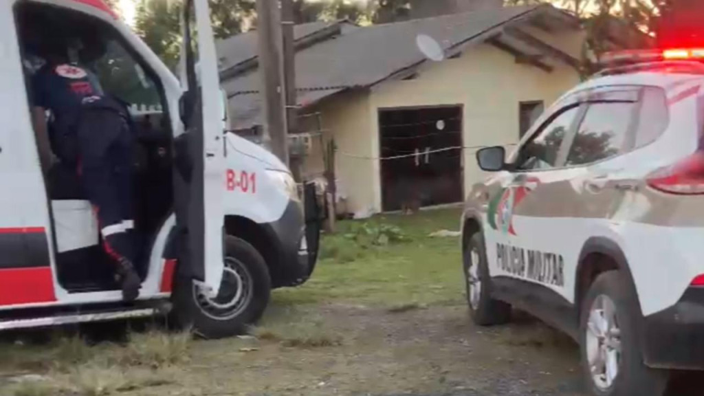 Filho defende a mãe e mata padrastro com facada no pescoço