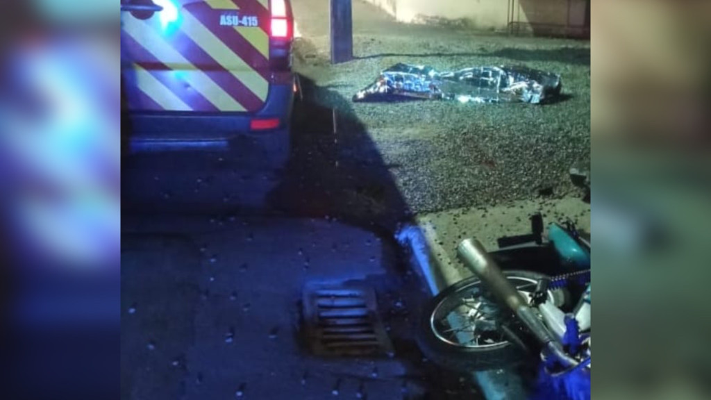 Motociclista morre ao colidir com poste em Itajaí
