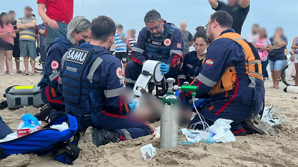 Adolescente de 13 anos morre após se afogar em praia de Navegantes