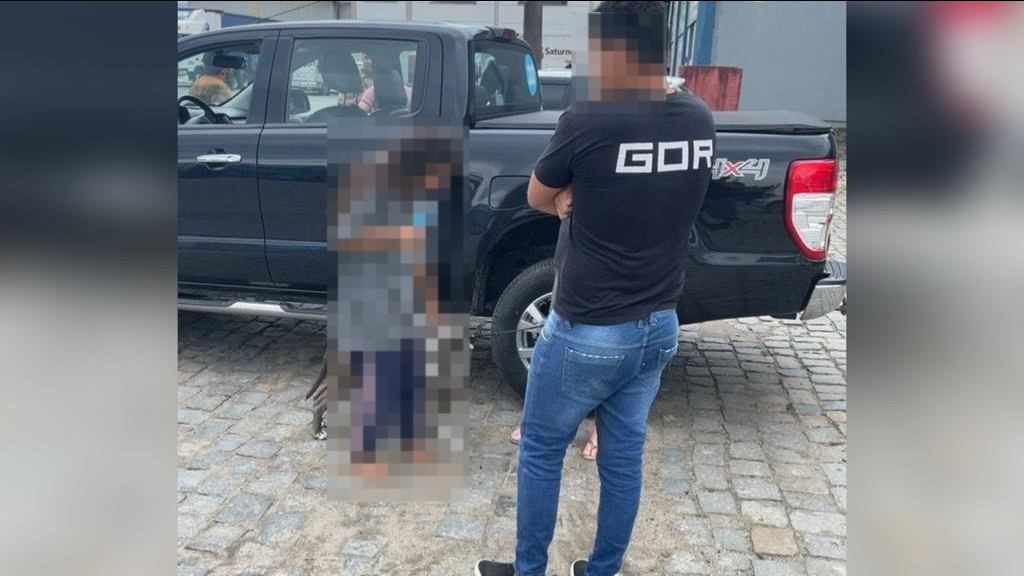 'Mãe' leva criança para roubar carros em Tijucas