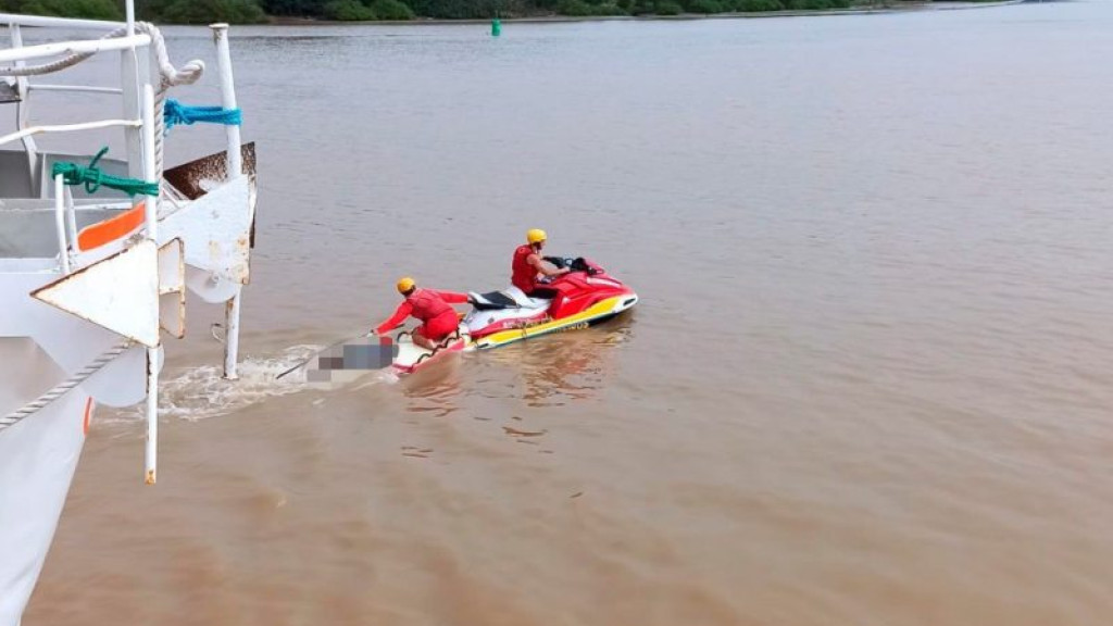 Corpo de homem é encontrado boiando no Rio Itajaí-açu