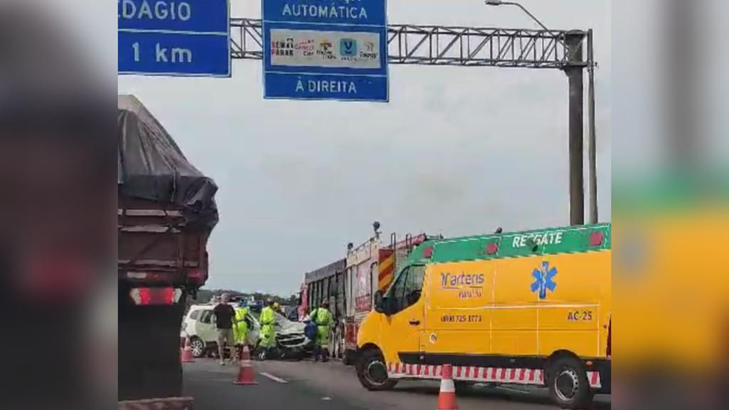 Acidente na BR-101 em Porto Belo causa lentidão e fila de veículos