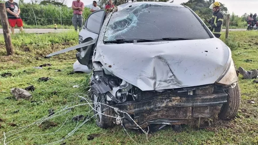 Jovem morre em gravíssimo acidente em Florianópolis