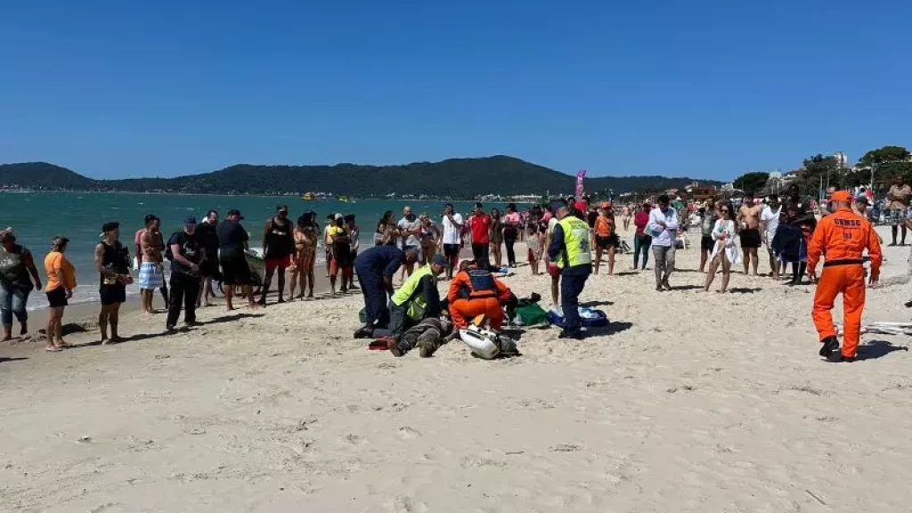 Homem morre afogado durante banho de mar em praia de Florianópolis