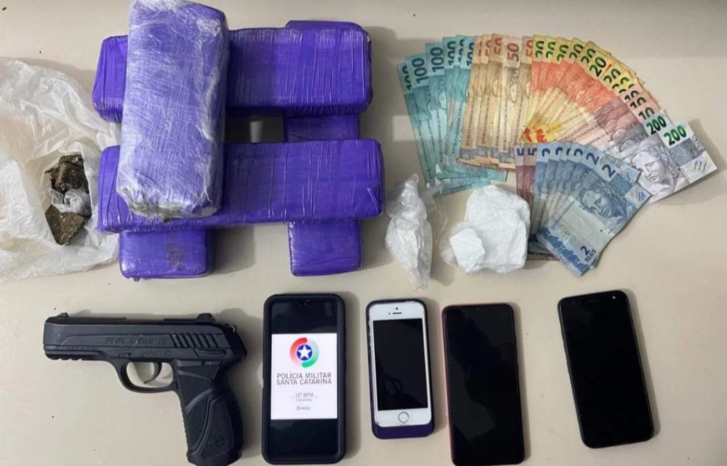 Três homens são presos por tráfico de drogas em Canelinha