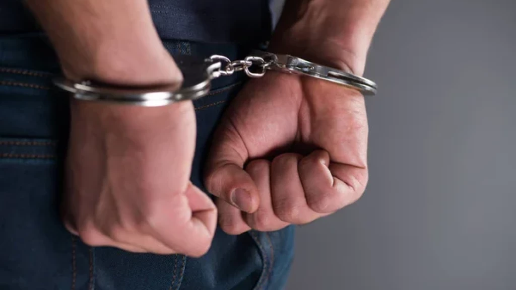 Homem procurado por agredir ex-companheira e raptar filha de 7 anos é preso em SC