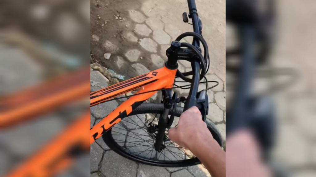 Sob agressões, jovem tem bicicleta roubada em Itapema