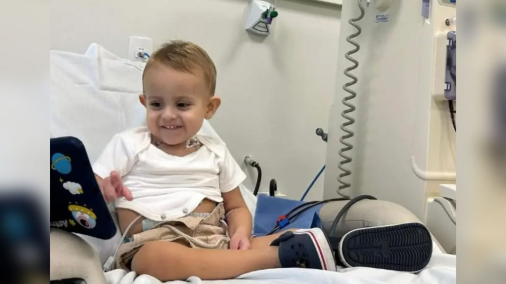 Criança de 2 anos tem esperança em conseguir transplante de rim em SC