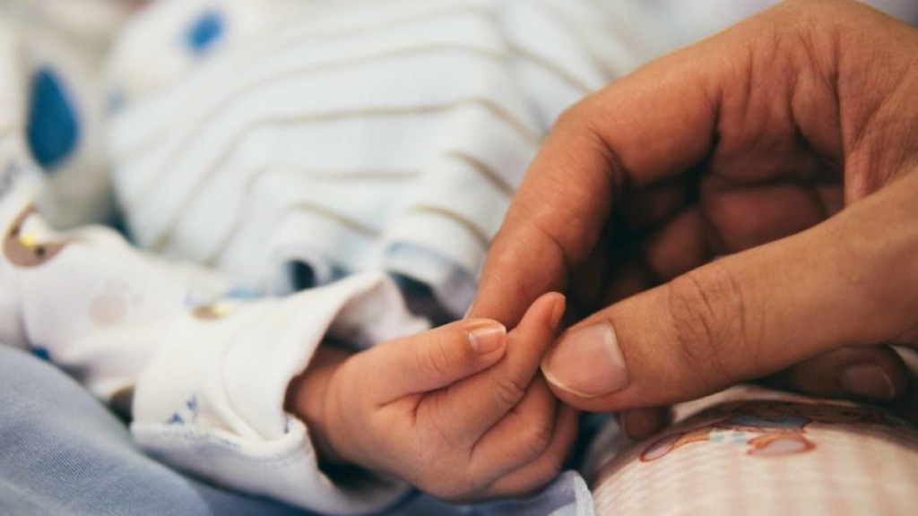Mães de bebês prematuros podem ter mais tempo de licença-maternidade, prevê projeto