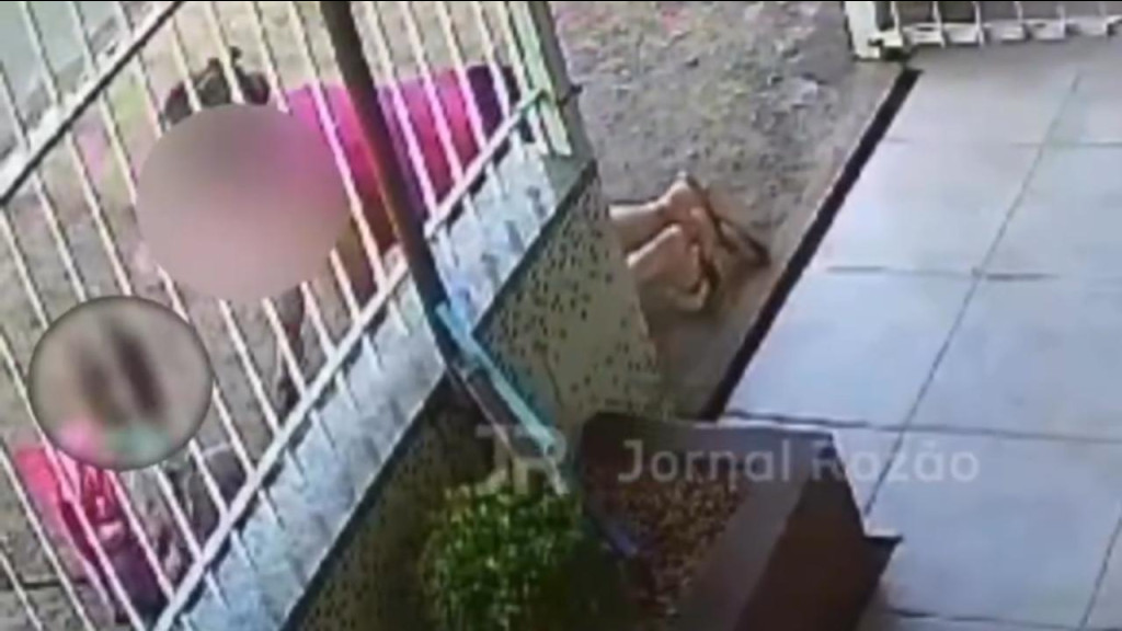 VÍDEO: Mãe e filha são atingidas durante ataque que matou foragido na porta de creche