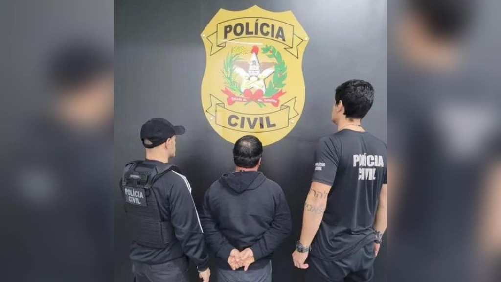 Homem condenado por homicídio no Paraná é preso em SC