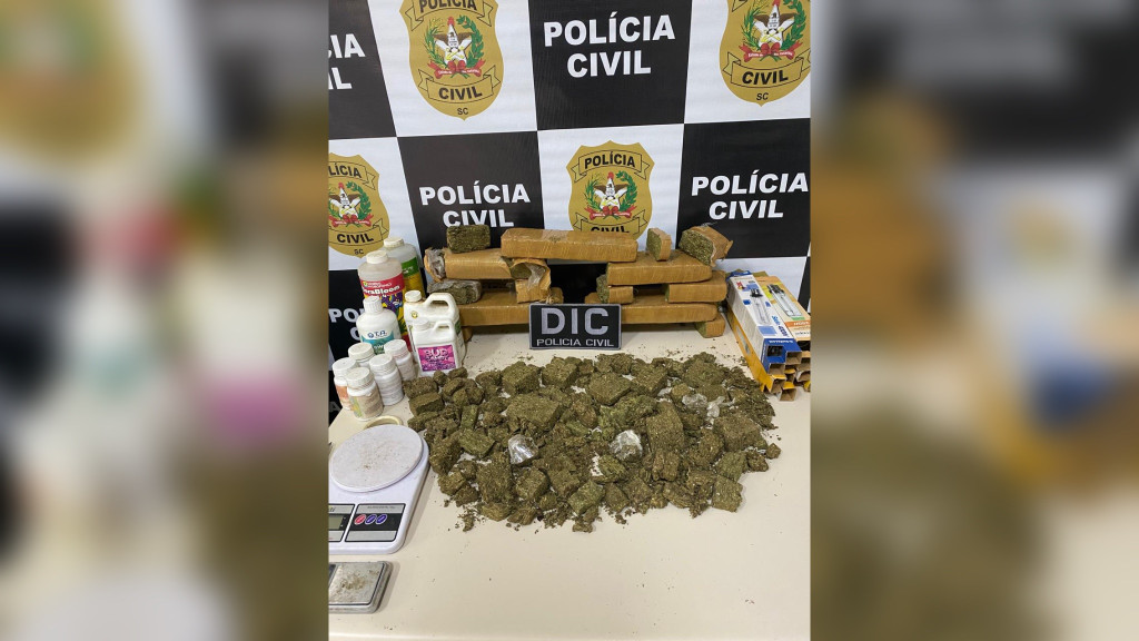 Envolvido com narcotráfico, criminoso é preso com drogas em Palhoça