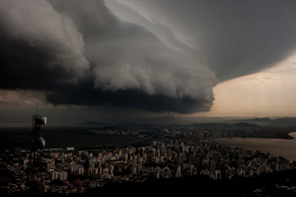 PERIGO: SC tem previsão de tempestade, granizo e ventos de até 100 km/h