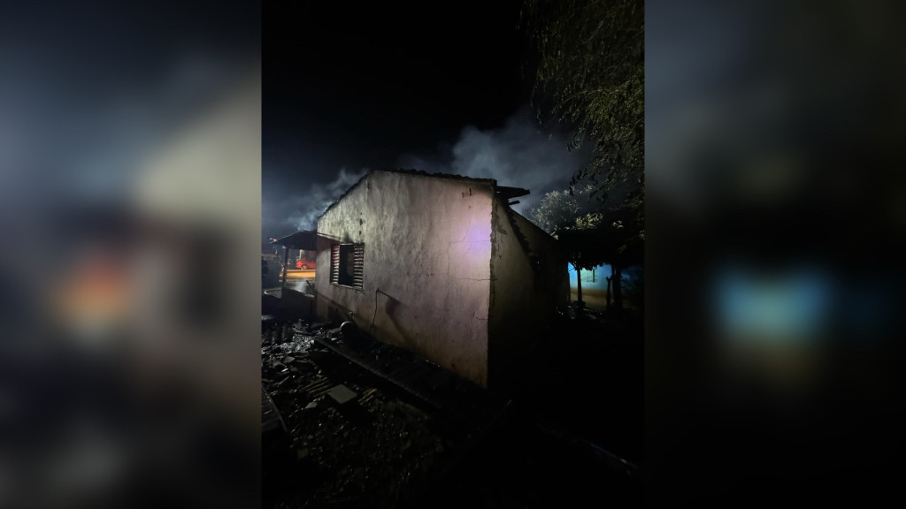 Incêndio destrói casa em reserva indígena de Ipuaçu