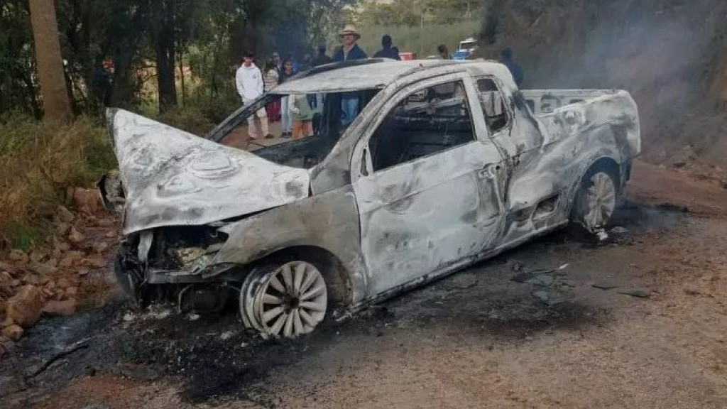 Idoso morre após bater carro em pinheiro e veículo pegar fogo em SC
