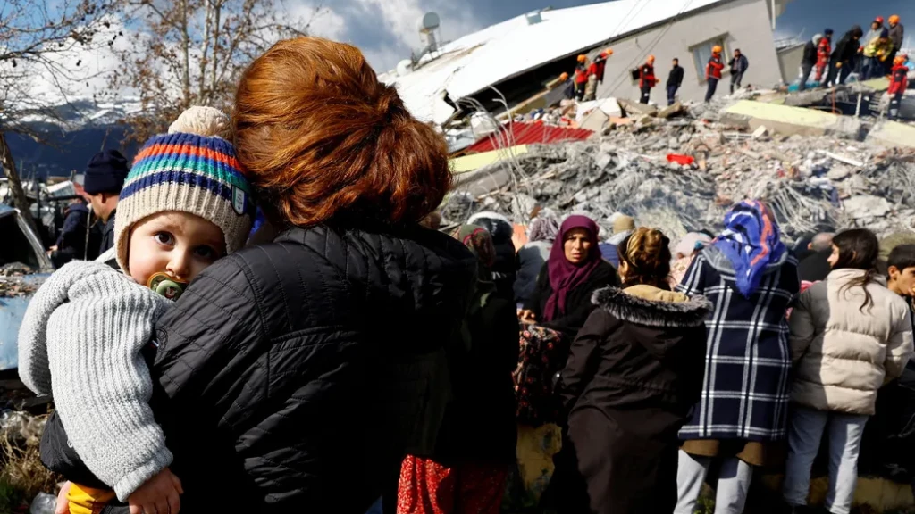 Número de mortos após terremoto na Turquia e na Síria passa de 11 mil