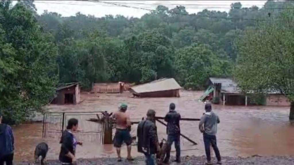 Depois do RS e Santa Catarina, Paraná sofre com enchentes