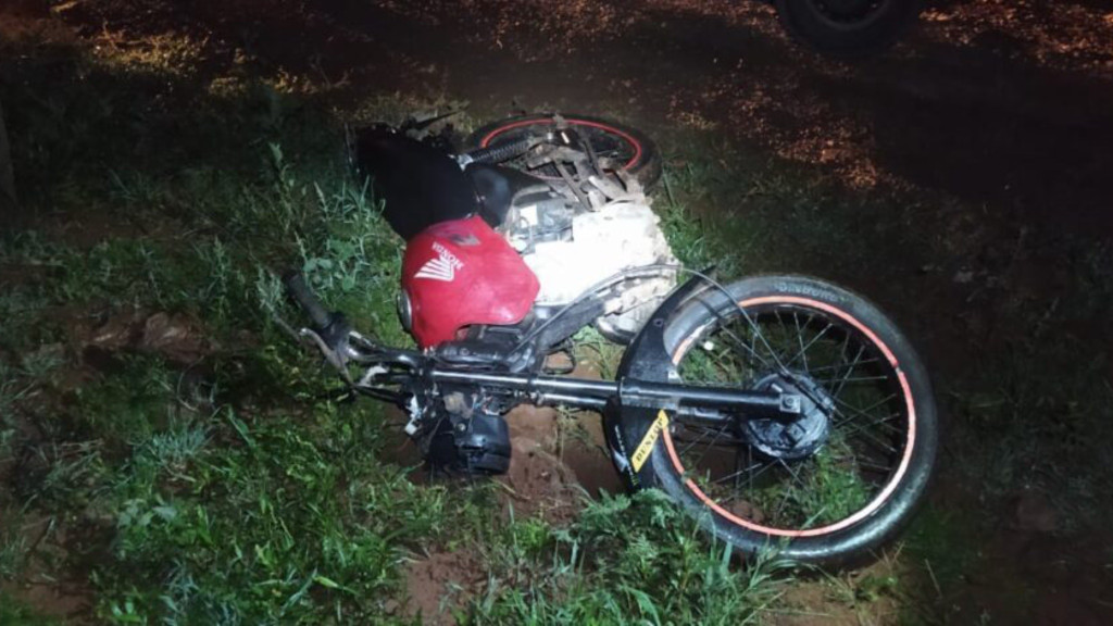 Motociclista morre após colidir em poste em estrada catarinense