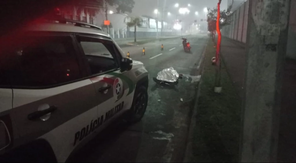 Homem perde controle de moto e morre em Itajaí