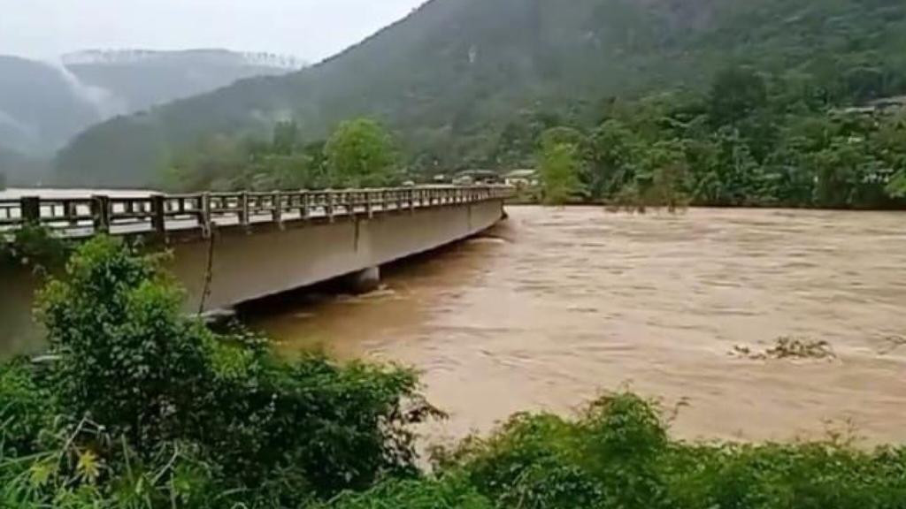 Ponte na BR-470 entre Ibirama e Apiúna é interditada pelo DNIT devido a intensas chuvas