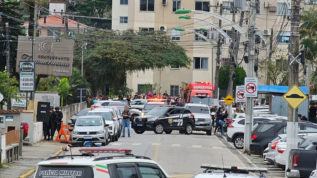 URGENTE: Bandido morre e policial é ferido em assalto a banco, em Biguaçu