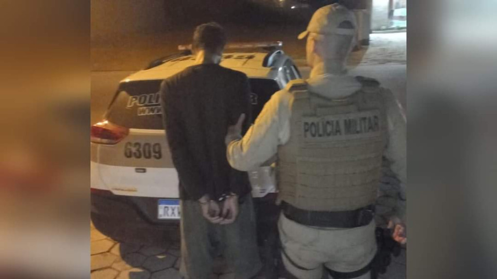 Homem furta celular em Tijucas e acaba preso em Canelinha