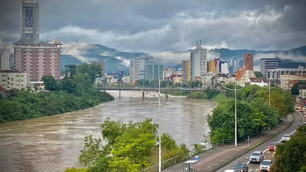 Nível do Rio Itajaí-Açu pode causar nova enchente em Blumenau