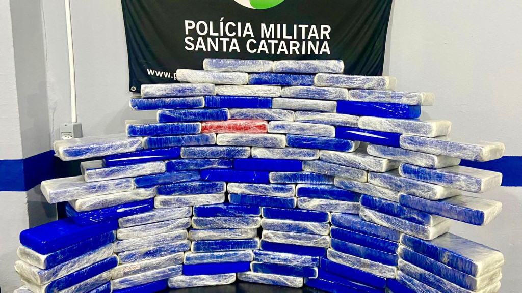 PM faz apreensão milionária de cocaína em Balneário Camboriú
