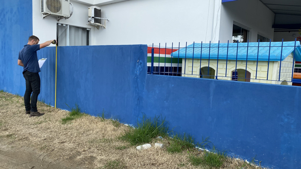 Porto Belo decide instalar cercas e aumentar muros de creches e escolas