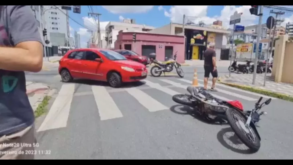 Gestante de oito meses sofre acidente de moto em Itajaí