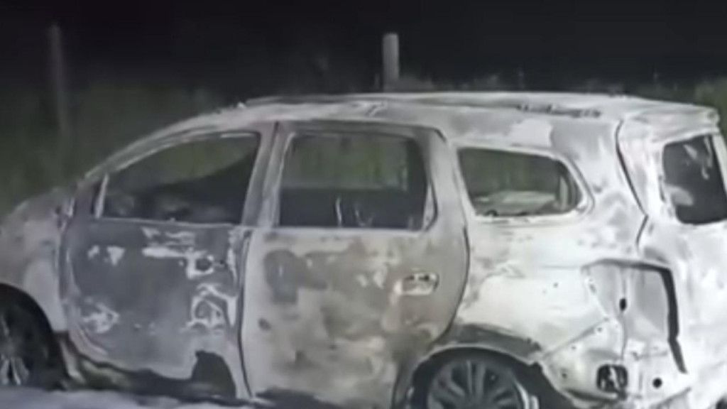 Taxista tem carro incendiado em  São João Batista