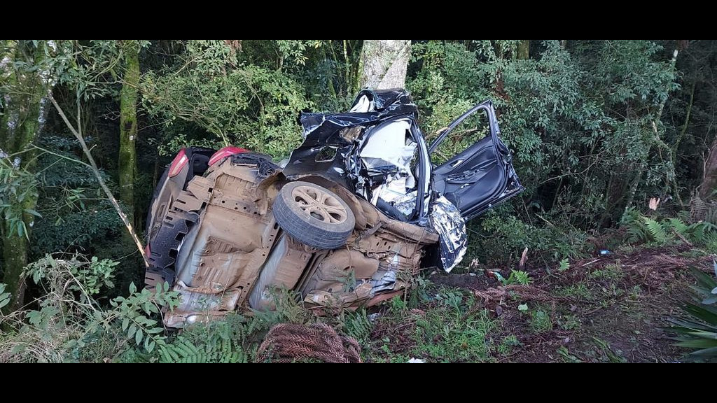 Trágico acidente tira a vida de três jovens em rodovia de SC