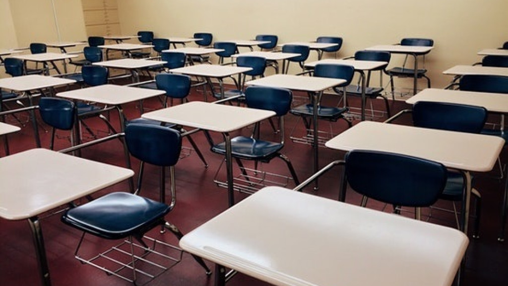 Estado é condenado a indenizar professor em R$ 15 mil após levar facada de aluno