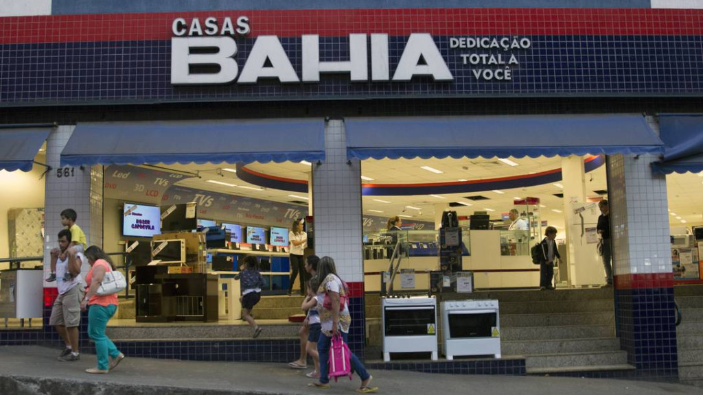 Casas Bahia planeja fechar até 100 lojas e demitir 6 mil funcionários até o final do ano
