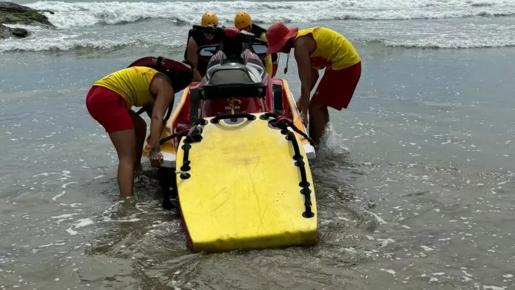 Jovem desaparecido em praia catarinense tem corpo localizado