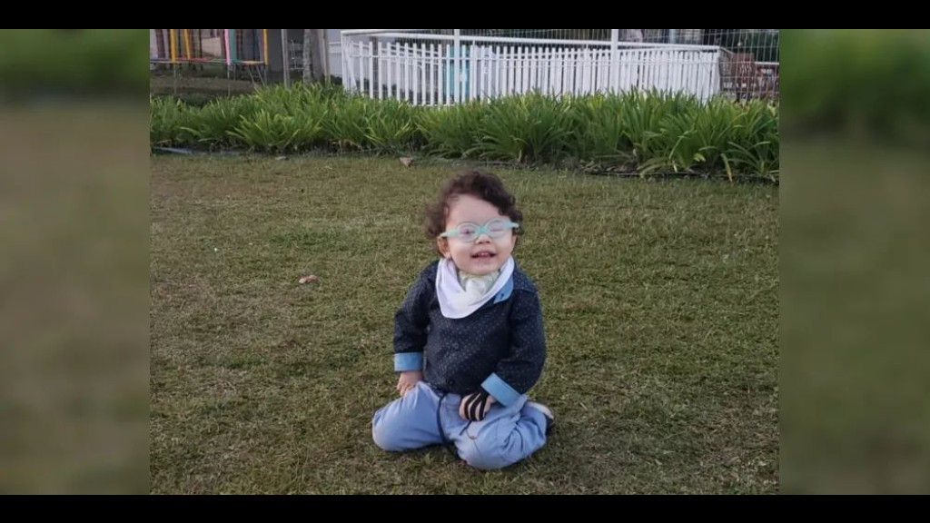 Menino de 3 anos arranca ‘tráqueo’, fica sem oxigênio e morre