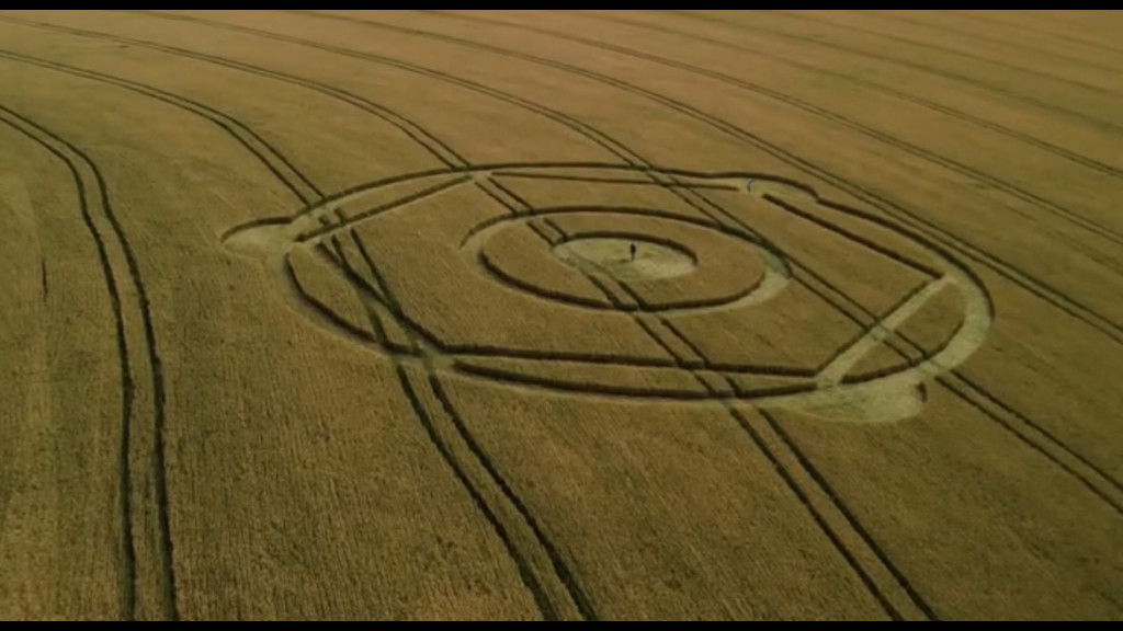 Marca de ET? Desenho misterioso surge em campo de trigo em Ipuaçu