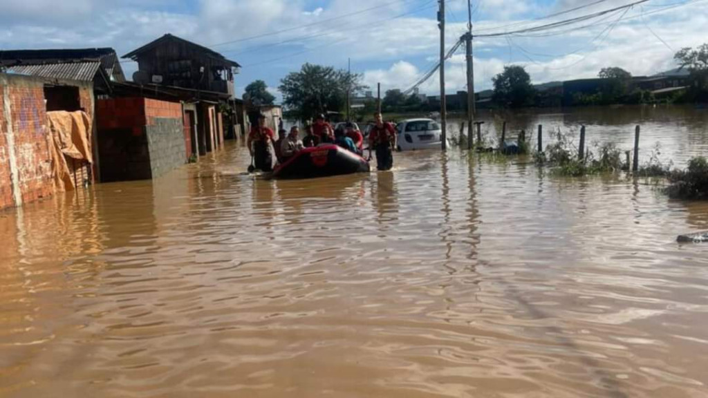Abrigo temporário é ativado em Itajaí para acolher vítimas das fortes chuvas