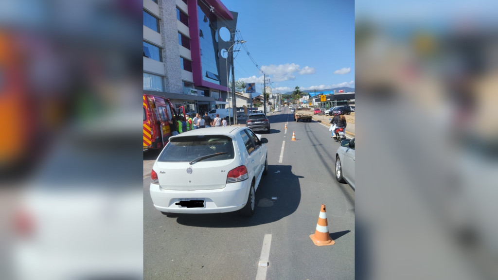 Mãe e bebê de 5 meses precisam de atendimento médico após acidente em São João Batista