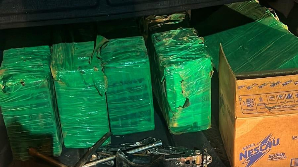 Homem que distribuía drogas em BC é preso com mais de 100 kg de maconha