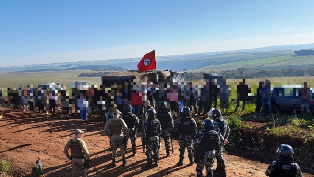 URGENTE: MST invade fazenda em Santa Catarina
