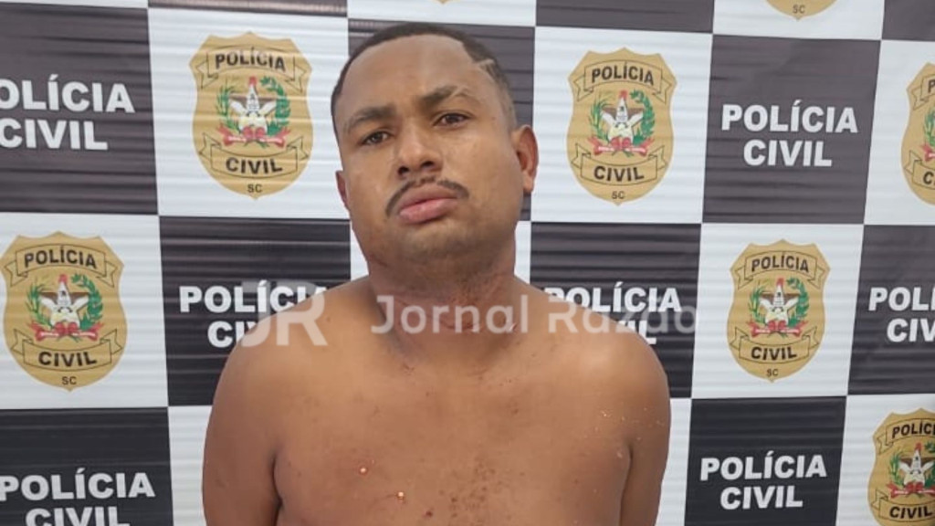 Homem é encontrado abraçando o corpo da namorada após assassiná-la, em Florianópolis